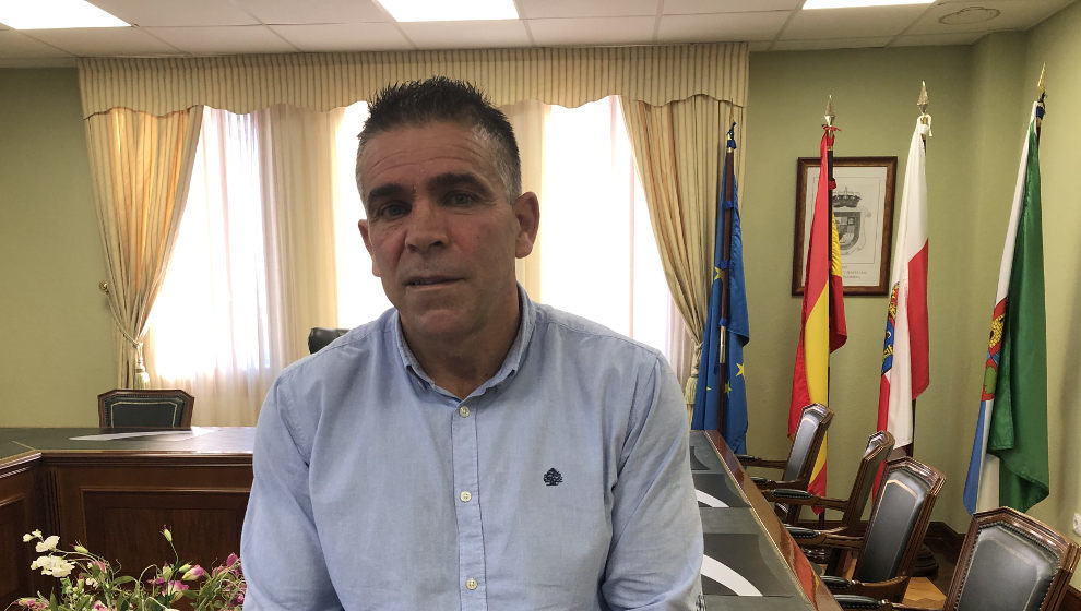 Juan José Barruetabeña habla de la aprobación de forma provisional de su PGOU para regularizar las viviendas con sentencia de derribo