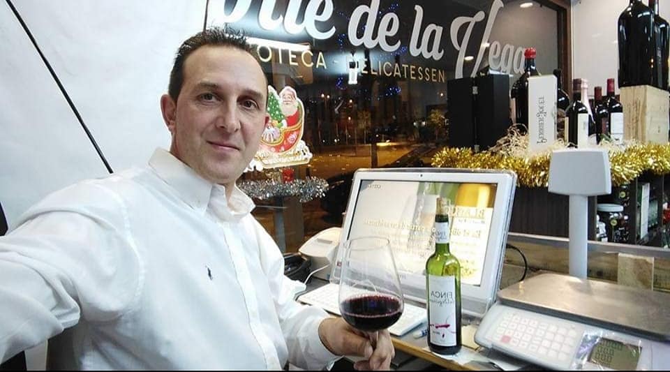 Juan de la Vinoteca Torre de la Vega quiere ser optimista con la hostelería para el 2021