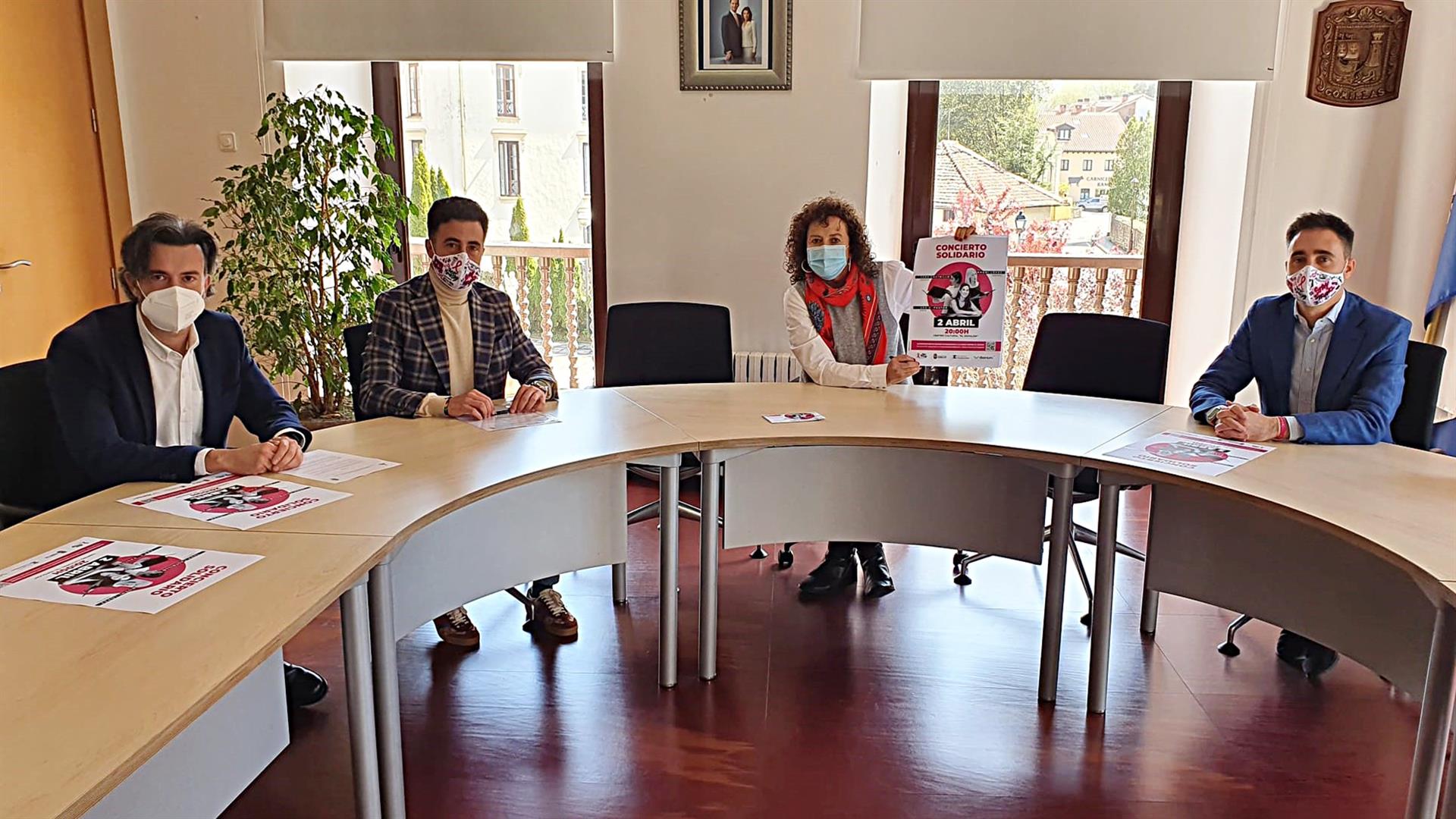 El Ayuntamiento de Comillas y Rosa Navidad firman un convenio de colaboración